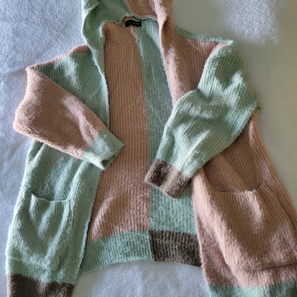 Colorblock Cardigan - Picture 3 of 4